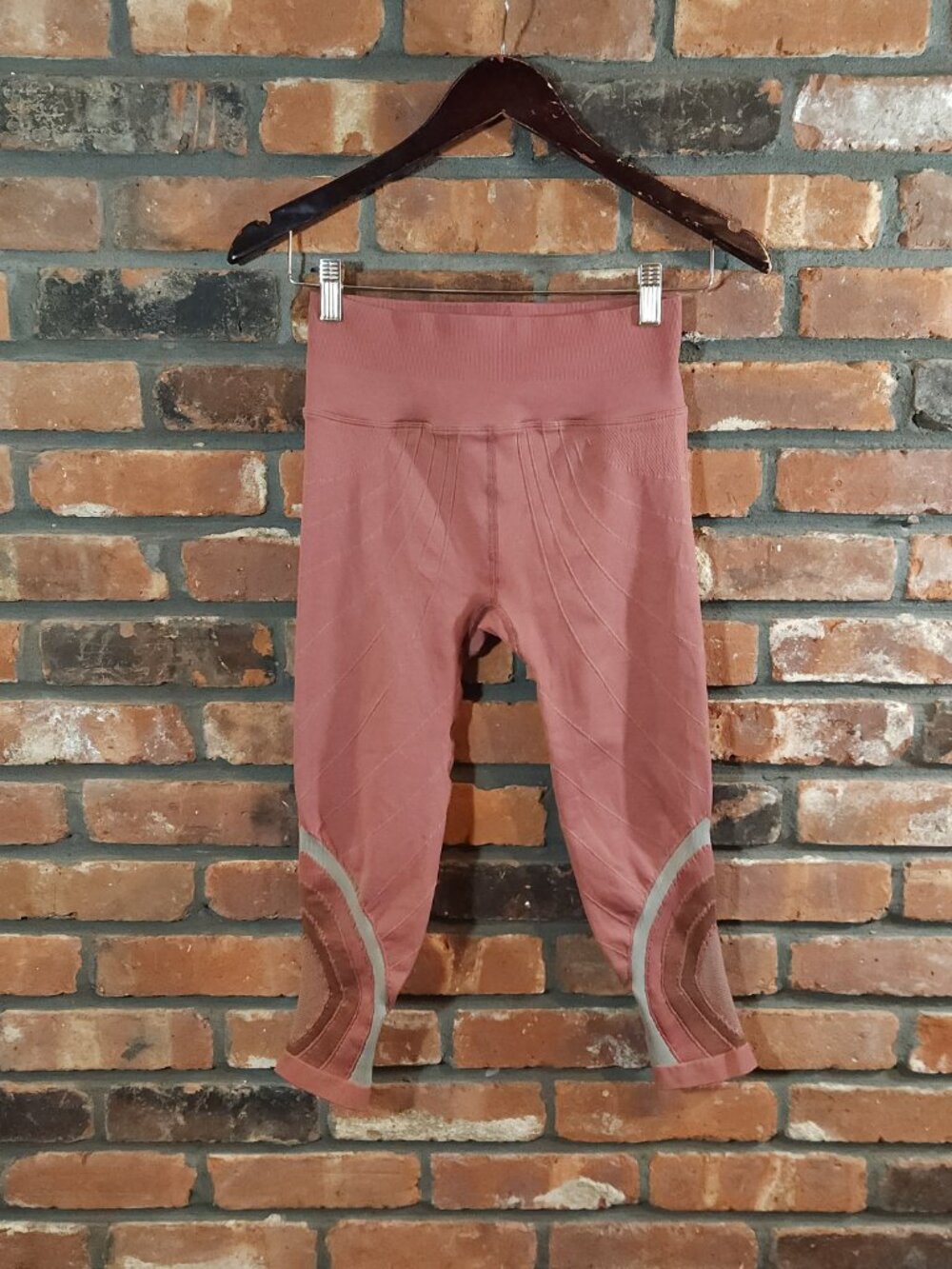 FP Movement by Free People The Essence Crop Leggings Workout Yoga Women's S/M - Picture 4 of 9